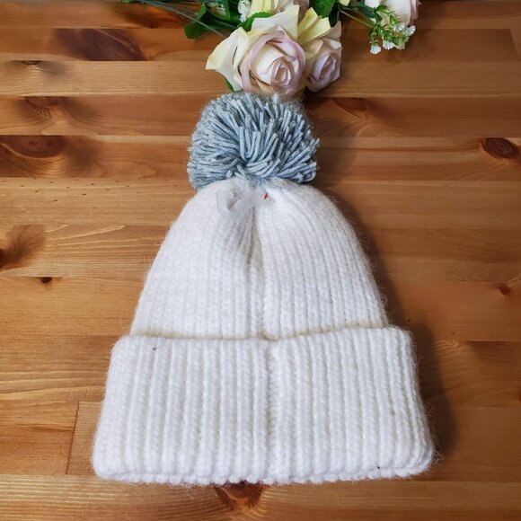 Cat & Jack - Toddler kids hat pom pom Size: 2T-5T - Picture 3 of 4